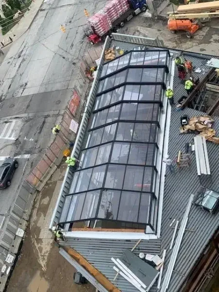 مظلات لكسان: الخيار المثالي لتغطية المساحات الخارجية