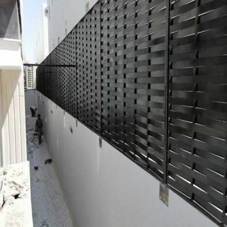 تركيب ساتر على الجدار مظلات خميس مشيط